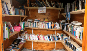 Intérieur de la boite aux dons